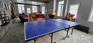 - Mesa de ping pong en el centro de la sala de estar en OLD MANGLISI, en Manglisi
