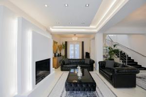 Χώρος καθιστικού στο Beach Blue Villa +51 φωτογραφίες