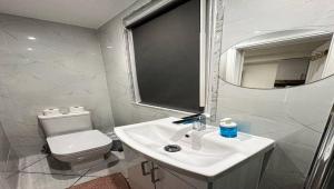 Koupelna v ubytování Studio Sleeps 2 near Ealing Broadway + 4 fotografie