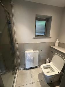 Koupelna v ubytování Oak, Country chalet located in Pegsdon