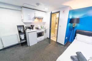 Køkken eller tekøkken på Beautiful 1-Bed Studio in Birmingham