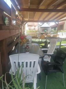 Posezení v ubytování Andros Residence + 37 fotografií