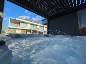 Fotografia z galérie ubytovania Luxury Apartments in Balatonalmádi, Almádi Lux Apartman II - Crystal White v destinácii Balatonalmádi
