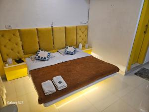 Ένα ή περισσότερα κρεβάτια σε δωμάτιο στο The OrtusStays - Sunrise Room +23 φωτογραφίες