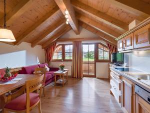 Kuchnia lub aneks kuchenny w obiekcie Appartements Haflingerhof