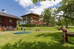 Ogród w obiekcie Appartements Haflingerhof