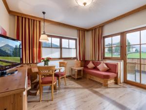 Telewizja i/lub zestaw kina domowego w obiekcie Appartements Haflingerhof