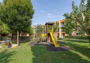 Дитяча ігрова зона в Villaggio ai Ginepri - Agenzia Cocal