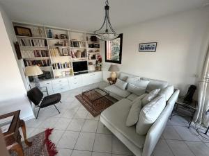 Χώρος καθιστικού στο Résidence moderne 4* avec terrasses et TV, proche du lac - FR-1-432-7