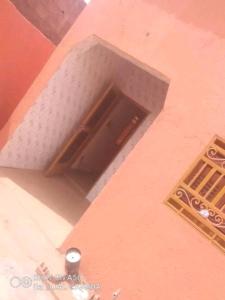 an opening in the side of a building at Raski immobilier in Ouagadougou