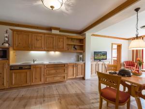 Kuchnia lub aneks kuchenny w obiekcie Appartements Haflingerhof