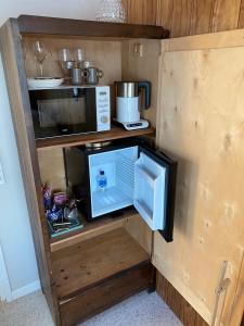 A kitchen or kitchenette at Guesthouse with sauna & hot tub