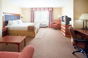 Postel nebo postele na pokoji v ubytování Holiday Inn Express & Suites - Laredo-Event Center Area by IHG
