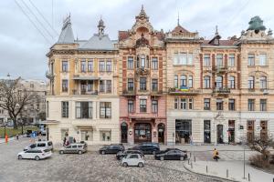 Nespecifikovaný výhled na destinaci Lvov nebo výhled na město při pohledu z hostelu