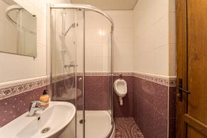 Koupelna v ubytování Soborniy Hostel