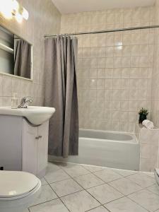 Chambre Lumineuse et Confortable tesisinde bir banyo