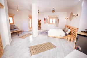 Krevet ili kreveti u jedinici u okviru objekta NEOM DAHAB - - - - - - - - - - - Your new hotel in Dahab with private beach