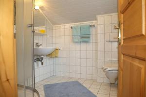 Ένα μπάνιο στο Haufhof-Pension am Bauernhof, Haus im Ennstal bei Schladming