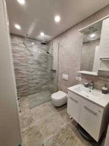 Ένα μπάνιο στο Rudovic Apartments +53 φωτογραφίες