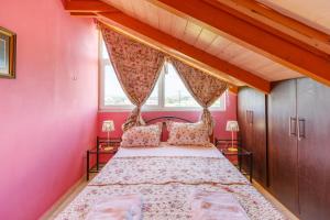 Postel nebo postele na pokoji v ubytování Luxurious Sofita in Preveza