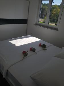 Łóżko lub łóżka w pokoju w obiekcie Ferienhaus Magdalena