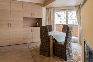 Köök või kööginurk majutusasutuses Superior Hotel Post Ischgl