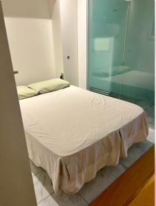 Een bed of bedden in een kamer bij Studio with fantastic view
