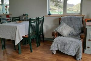 منطقة جلوس في An Teach Beag Glencolmcille, little home from home