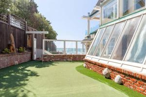 Giardino di Walk to the Beach from this Ocean Front Home