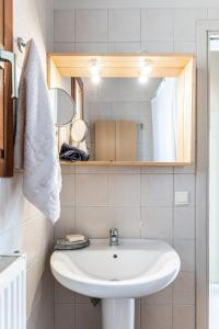 A bathroom at Helios Selene Még 37 kép