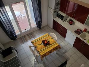 Photo de la galerie de l'établissement Confortable maison dans résidence avec piscine, 100 m de la plage, à Valras-Plage