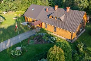 an overhead view of a home with a roof at Cidoniju māja 