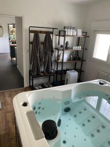 Φωτογραφία από το άλμπουμ του SPA jardin privé T3 indépendant dans Villa σε Morières-lès-Avignon