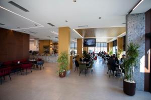 Resort Zdrava tesisinde bir restoran veya yemek mekanı