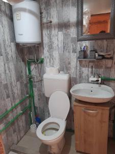 Koliba Zlodo tesisinde bir banyo