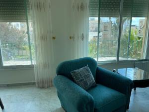 Uma área de estar em Renovated 3 Bedroom Apartment in Khalda