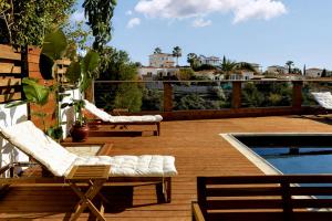 Bazén v ubytování Villa Aura - Villa in Peyia nebo v jeho okolí