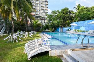 Bazén v ubytování The Kings Bay Hotel By Silvas nebo v jeho okolí