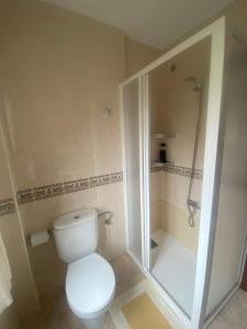 Kúpeľňa v ubytovaní Apartamentos Playa Langosteira