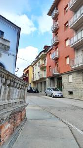 아파트 건물 사진 8개 이상