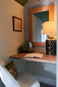 Kuchyň nebo kuchyňský kout v ubytování The Hive, Central Ludlow, Free Parking, Boutique Hotel Style