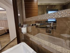 Et badeværelse på Beatus Suites And Rooms B&B + 97 billeder