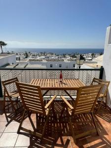 En balkong eller terrass på Casa Josephine Lanzarote Spectacular sea views FREE WiFi