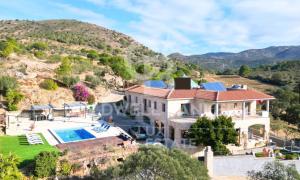 una imagen de una casa en Casa Quermansó, en Vilajuïga