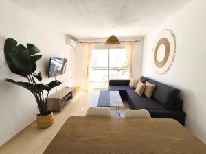 Posedenie v ubytovaní Medina Marinas - Tú hogar con solarium privado!