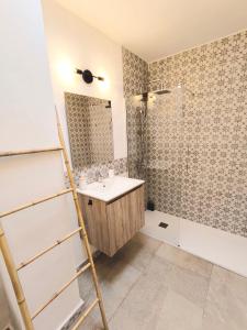 Kúpeľňa v ubytovaní Medina Marinas - Tú hogar con solarium privado!