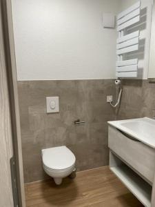 Ένα μπάνιο στο Komplette Studiowohnung