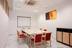 Zdjęcie z galerii obiektu Holiday Inn Express Alcobendas by IHG w mieście Alcobendas