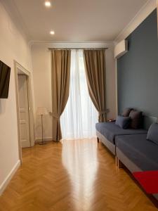 Posedenie v ubytovaní NAPOLIFOREVER Chiaia APARTMENT + 37 fotografií