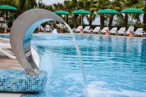 Bazén v ubytování Villa Luigi Hotel & Restaurant Nuova gestione nebo v jeho okolí